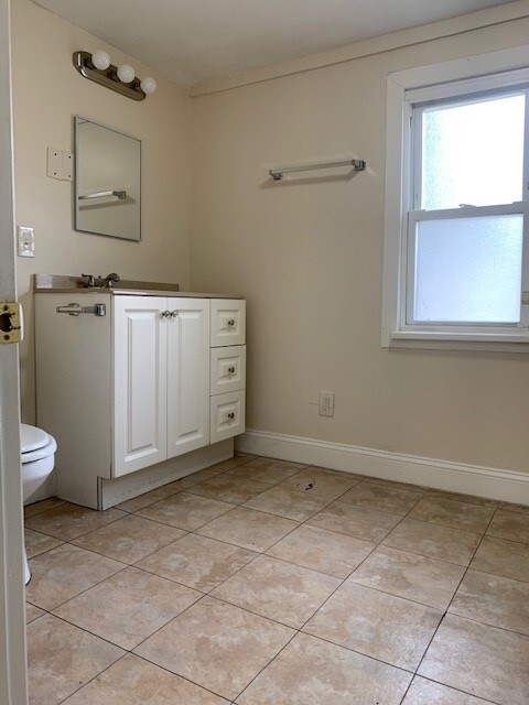 Building Photo - 408 Kenton St