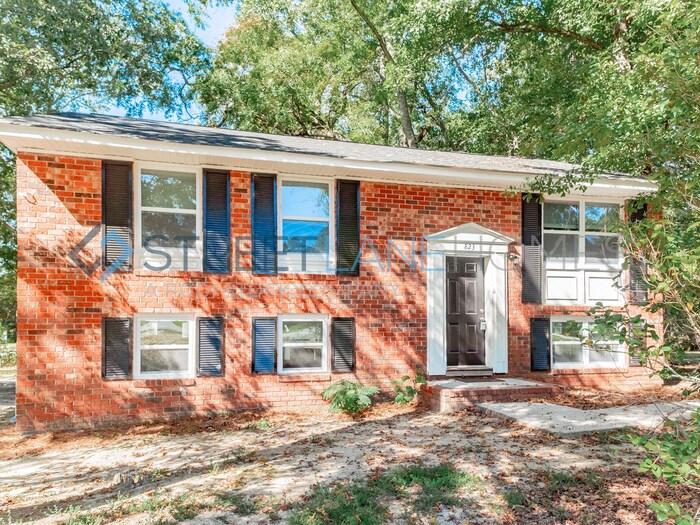 NOW OFFERING HALF OFF THE FIRST FULL MONTH... House Rental in Thomson