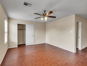 Building Photo - 5018 Blue Spruce Hill St