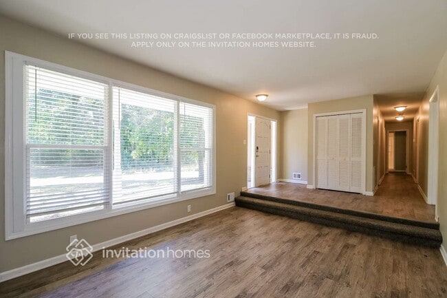 Building Photo - 3327 Salem E Dr SE