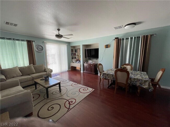 Foto del edificio - 817 Bolivar Ave