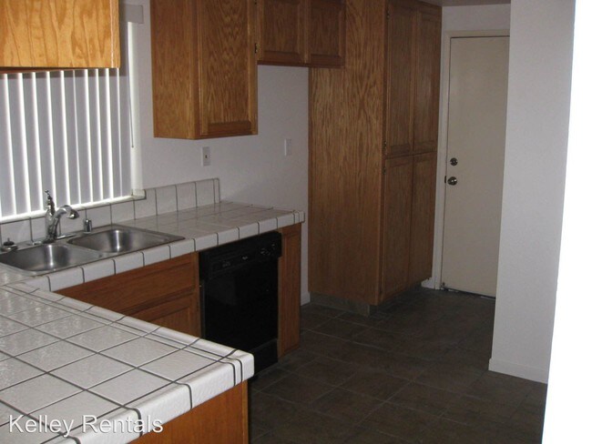 Building Photo - 1167 De Meo St