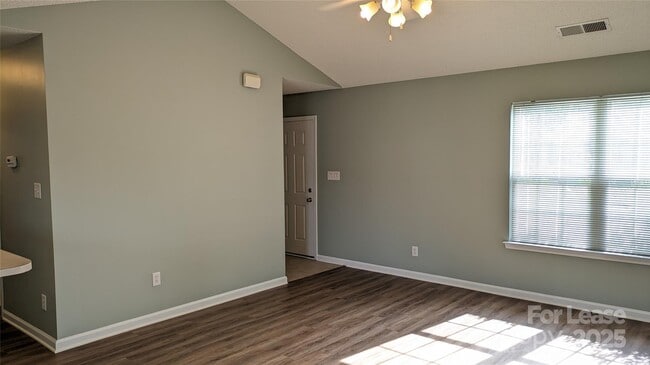 Foto del edificio - 111 Sterling Terrace Dr
