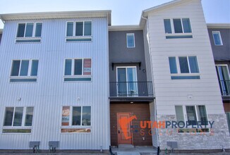 Building Photo - 962 W 500 S