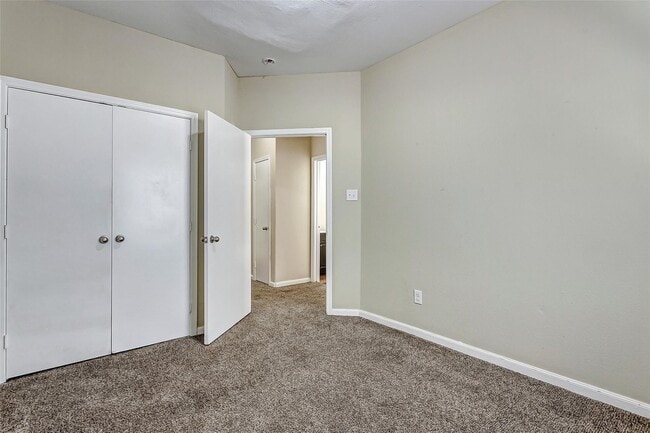 Building Photo - 8704 San Rocco St