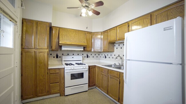Foto del edificio - 4008 N Avers Ave