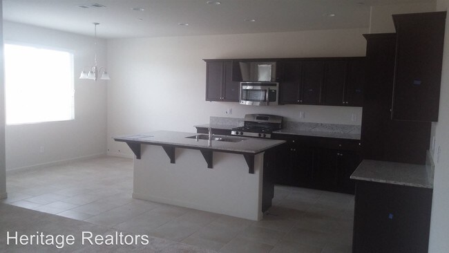 Building Photo - 1071 Geneva Dr