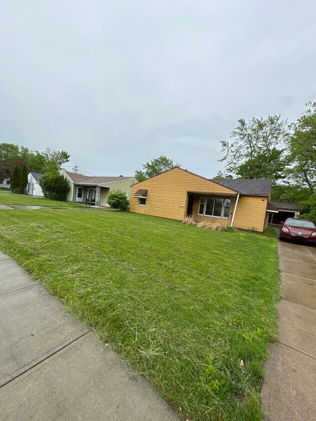 18206 Kares Ave, Cleveland, OH 44122 House Rental in Cleveland, OH