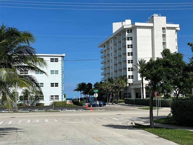 Foto del edificio - 3257 NE 13th St