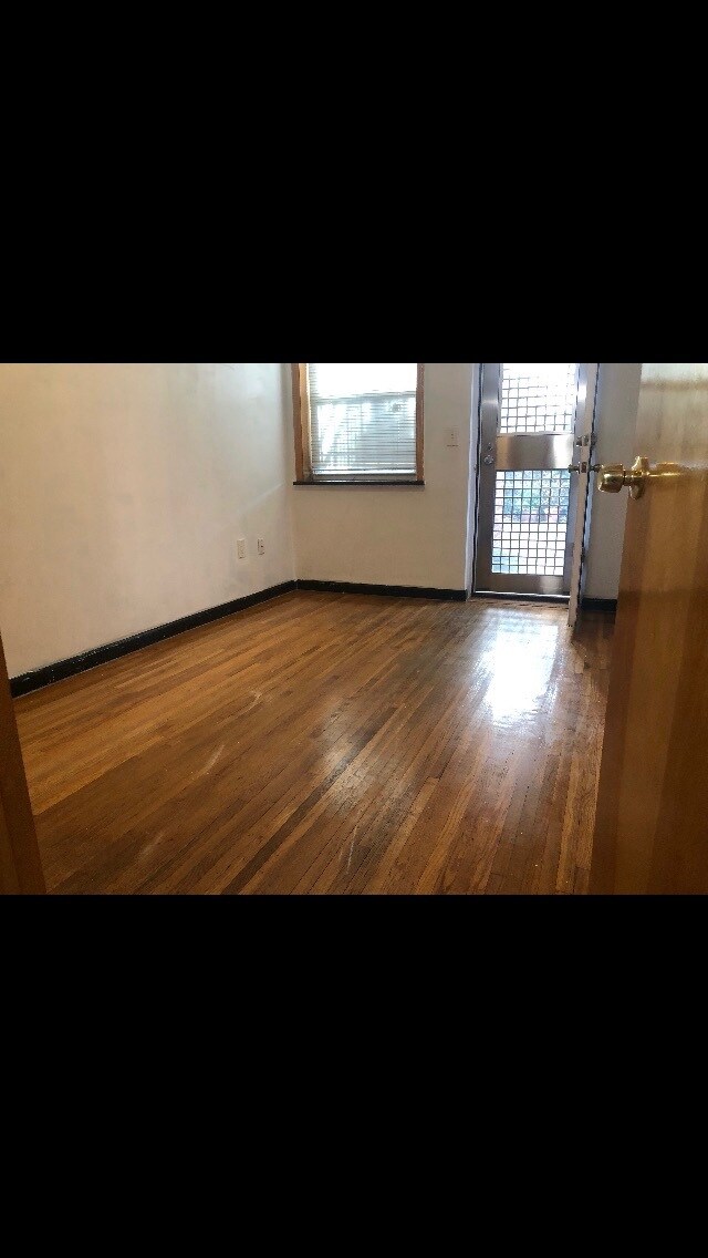 Building Photo - 2060 Homecrest Ave