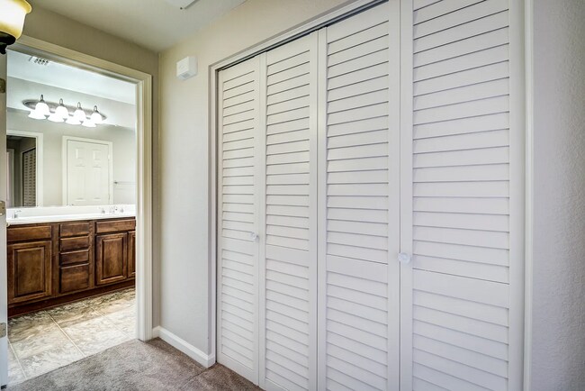 Foto del edificio - 6530 Hearthstone Cir