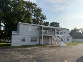 Building Photo - 345 N Shabbona St