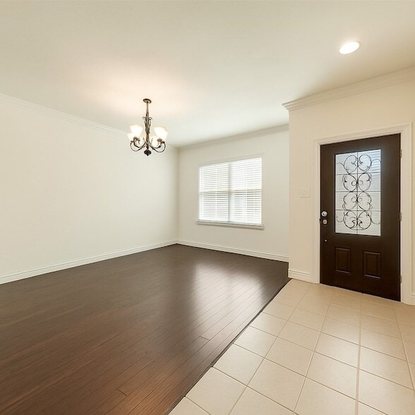 Building Photo - 601 Elm Creek Dr