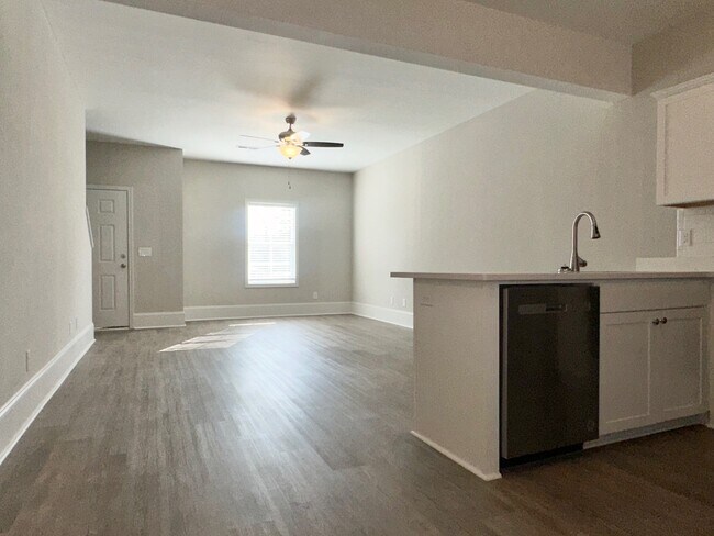 Foto del edificio - 455 3rd Loop Rd