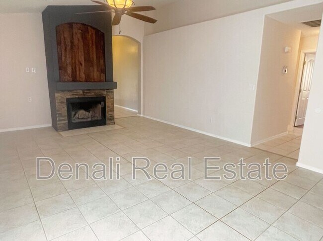 Building Photo - 1448 S Western Skies Dr