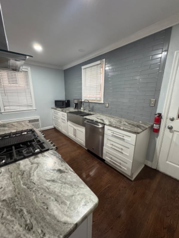 Building Photo - 2419 Chesterfield Ave
