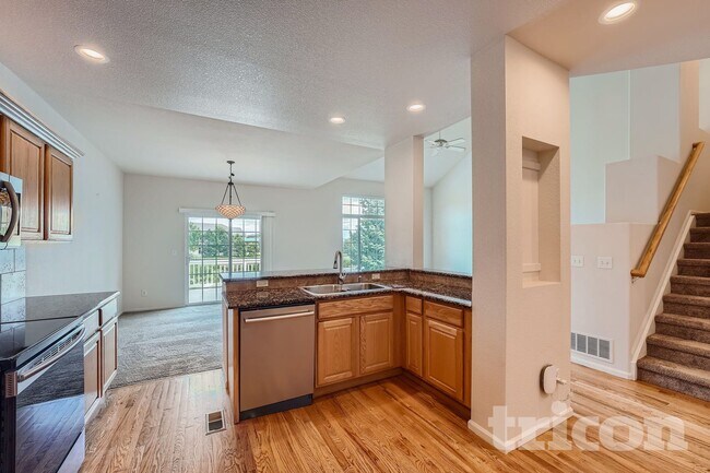 Foto del edificio - 8566 S Lewis Way