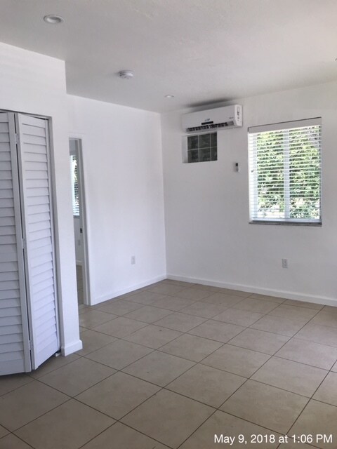 Foto del edificio - 6331 NE 4th Ct