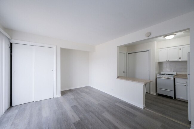 Foto del edificio - 15311-16 Knox Ave-