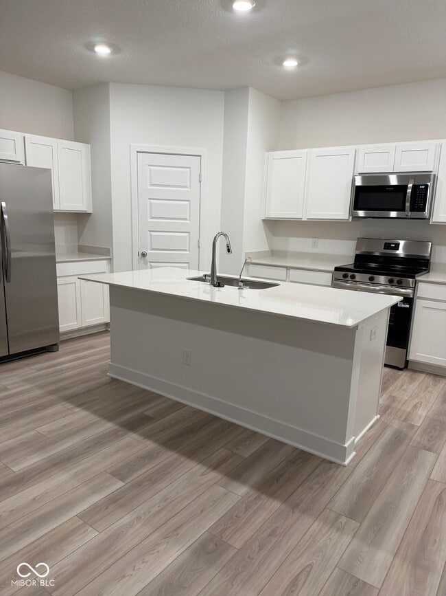 Foto del edificio - 2884 Woods Edge Dr