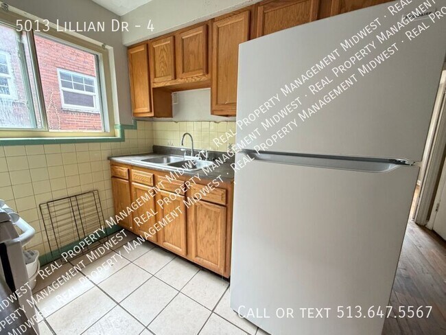 Building Photo - 5013 Lillian Dr
