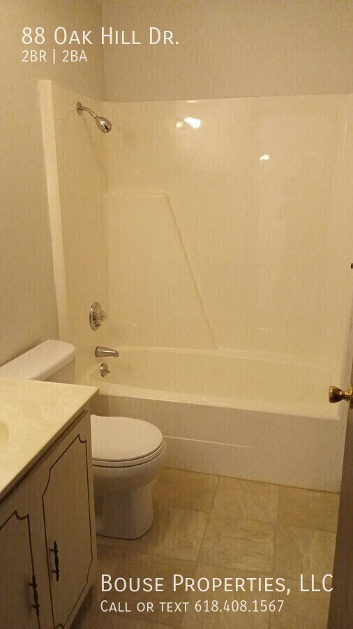 Foto del edificio - 88 Oak Hill Dr