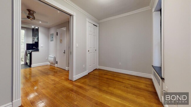 Foto del edificio - 345 W 53rd St
