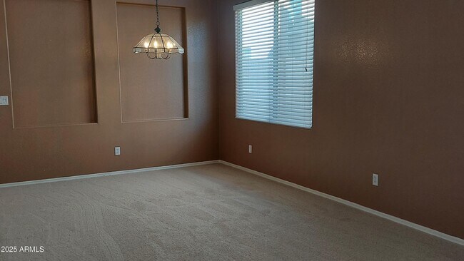 Building Photo - 740 N Nantucket St