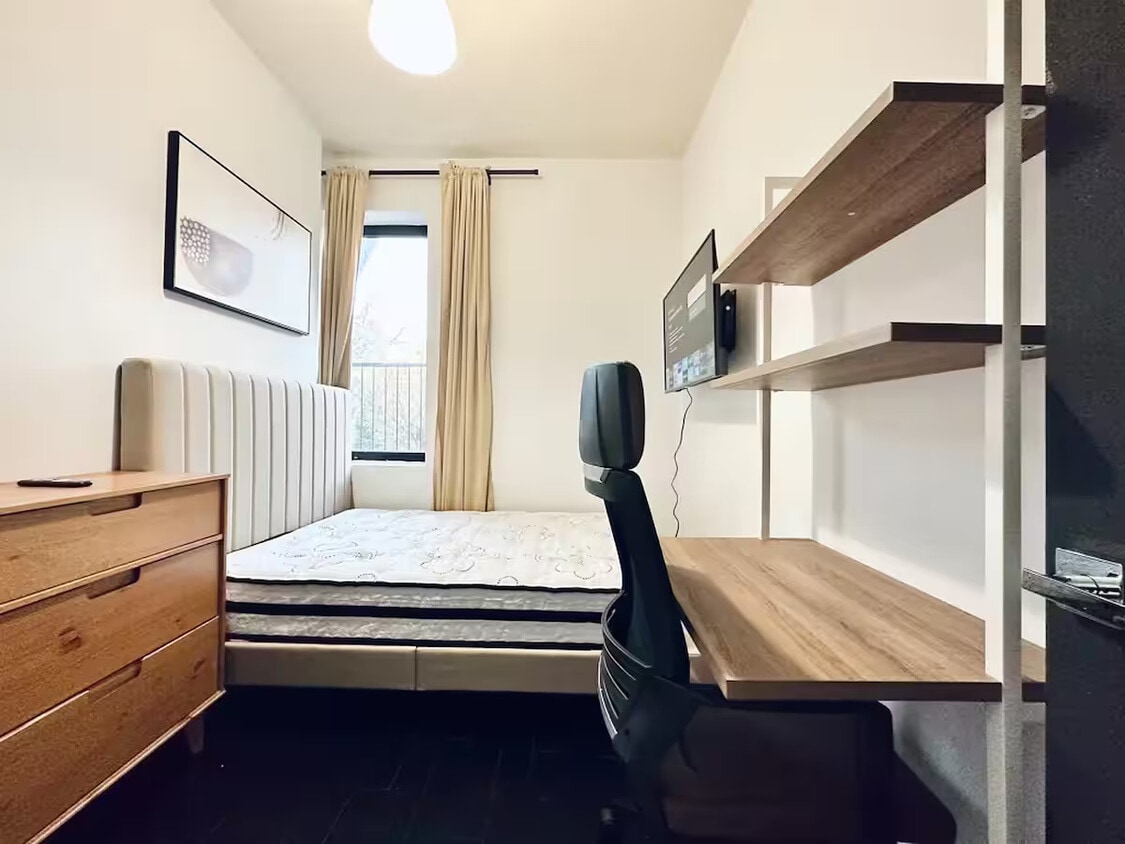 Furnished room/NOT APARTMENT - Furnished room/NOT APARTMENT
