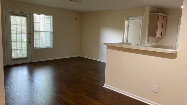 Foto del edificio - 7701 Timberlin Park Blvd