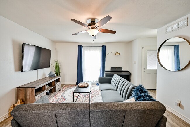 Living Room - 2331 Idlewood Dr