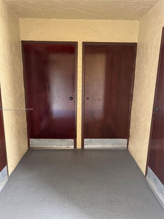Foto del edificio - 9285 SW 125th Ave