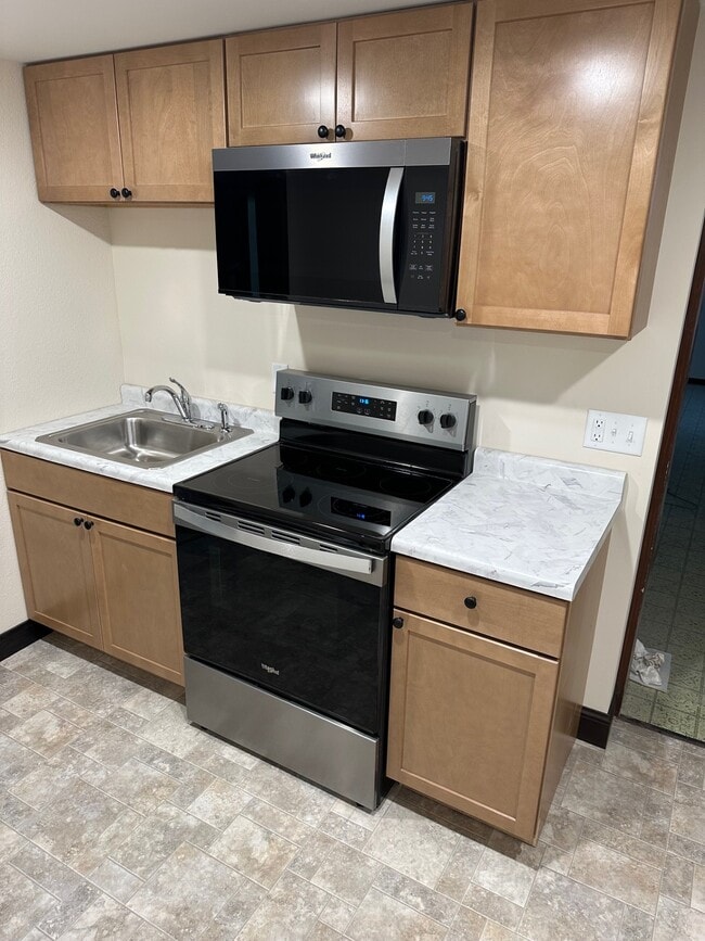 Kitchen - 42057 County Road 1