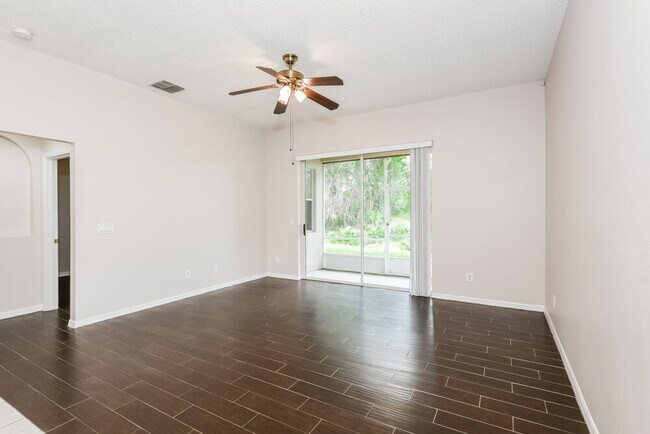 Foto del edificio - 1034 Cherry Valley Way