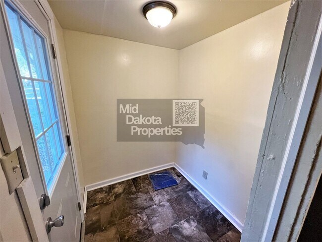 Foto del edificio - 608 S Wisconsin- 1 Bedroom House