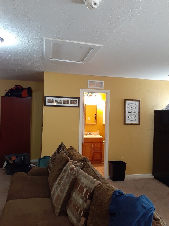 Full size Refrigerator - 214 Aberdeen St