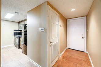 Building Photo - 14655 Champion Forest Dr