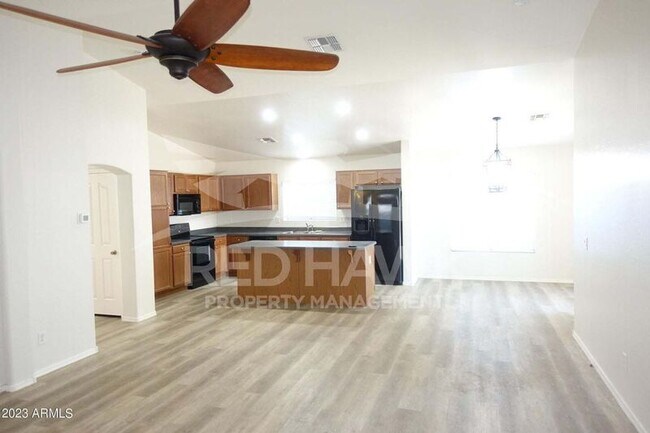 Foto del edificio - 38564 N La Grange Ln