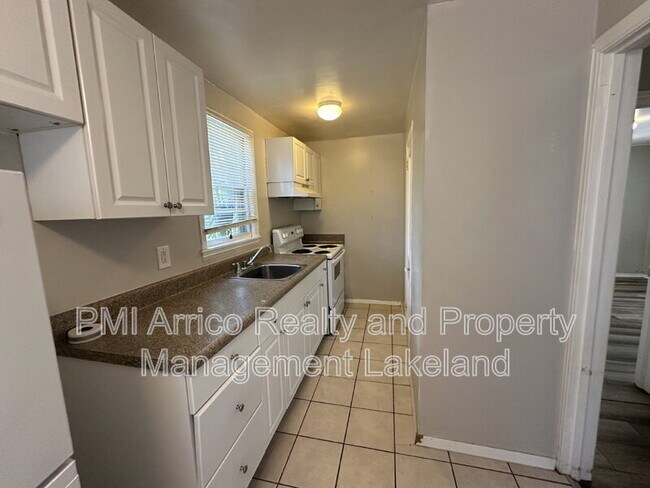 Foto del edificio - 722 W Central Ave