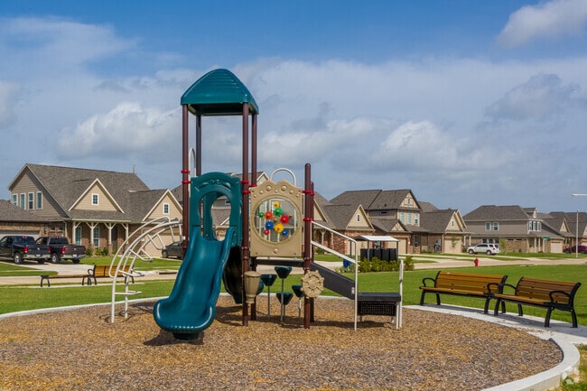 Plyground - Bay Colony West