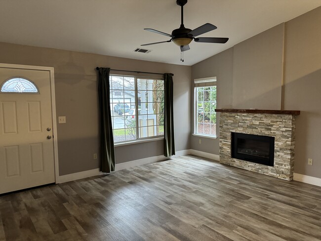 Building Photo - 1143 Grouse Dr