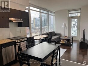 Building Photo - 170-1170 Fort York Blvd