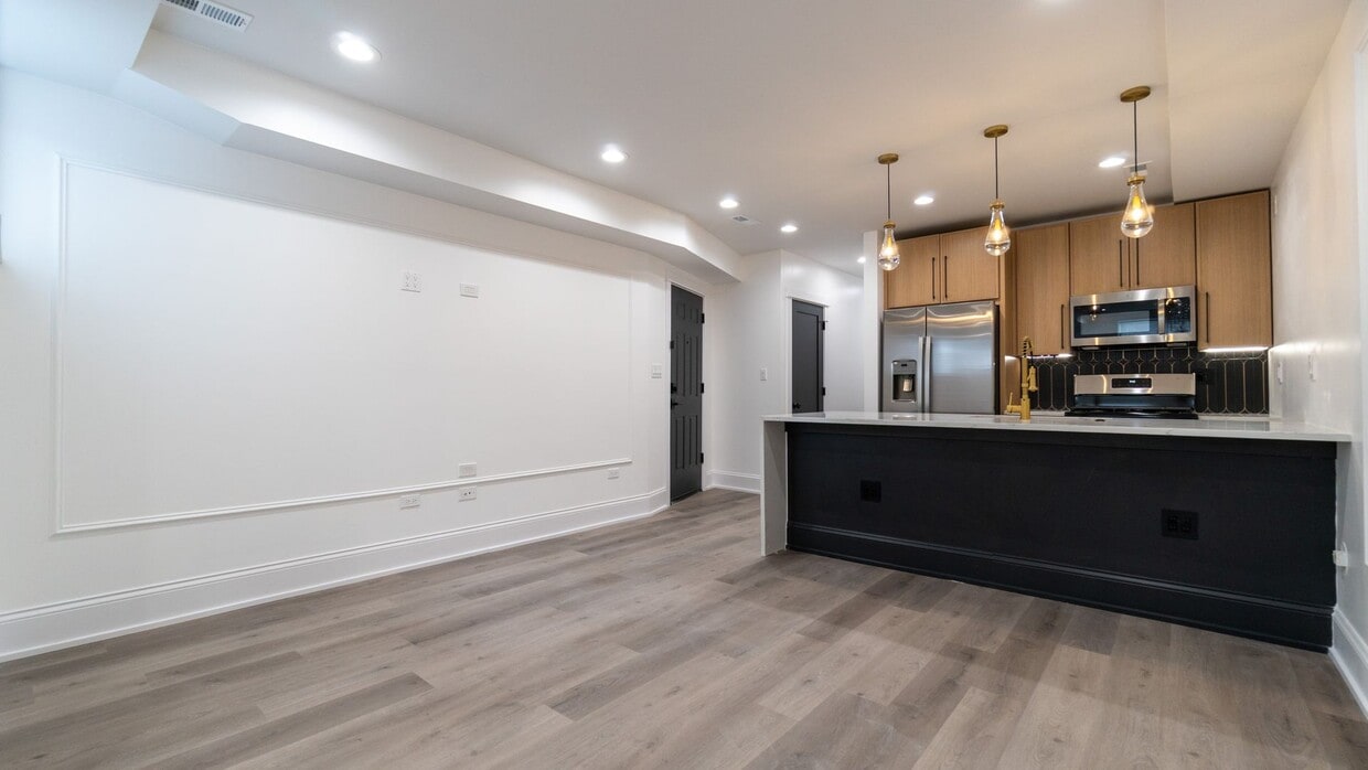 Foto principal - Contemporary 2-Bed, 2-Bath Garden Apartmen...