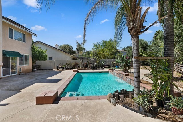Foto del edificio - 42467 Thoroughbred Ln