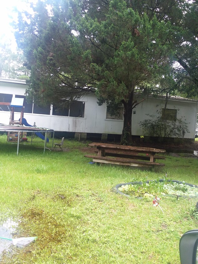 Building Photo - 76111 Briarwood Ave