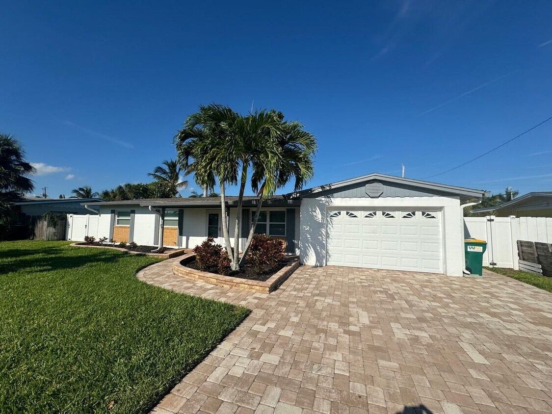 Primary Photo - Beautiful 4 bedroom, 2 bathroom home
