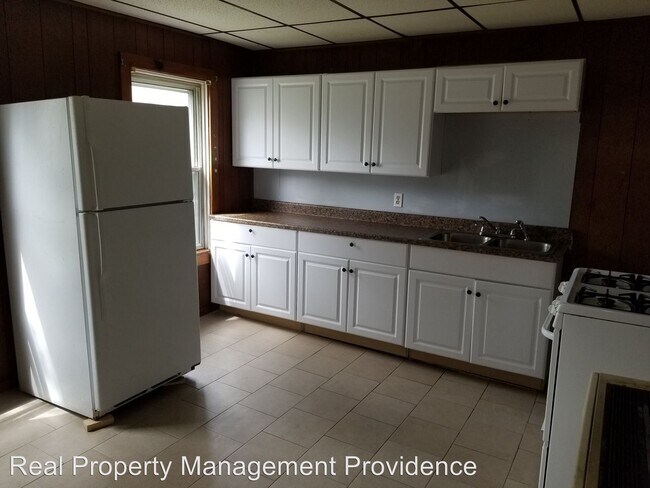 Building Photo - 1 br, 1 bath Apartment - 36 Hilton Street