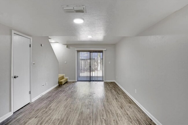 Foto del edificio - 915 SW 61st St