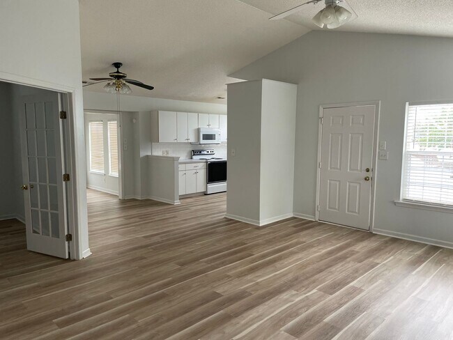 Building Photo - 2 Bedroom 2 Bath  with Flex Room, located in Saltaire Village