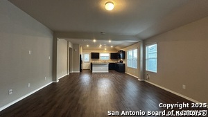 Foto del edificio - 9826 Marbach Gdn